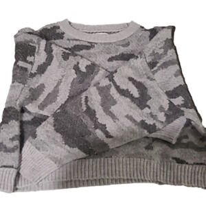 Black grey cameo‎ design sweater